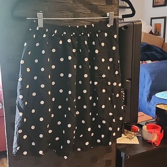 Old Navy Black Polka Dot Skirt Small TALL size - Picture 4 of 4